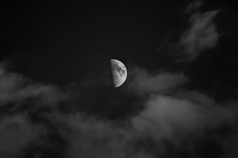 moon 7021271 1280