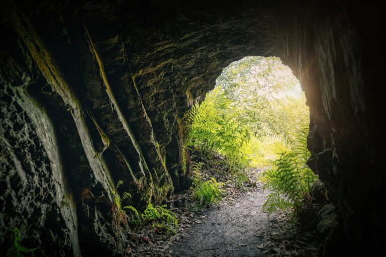 cave 5438620 1280 2