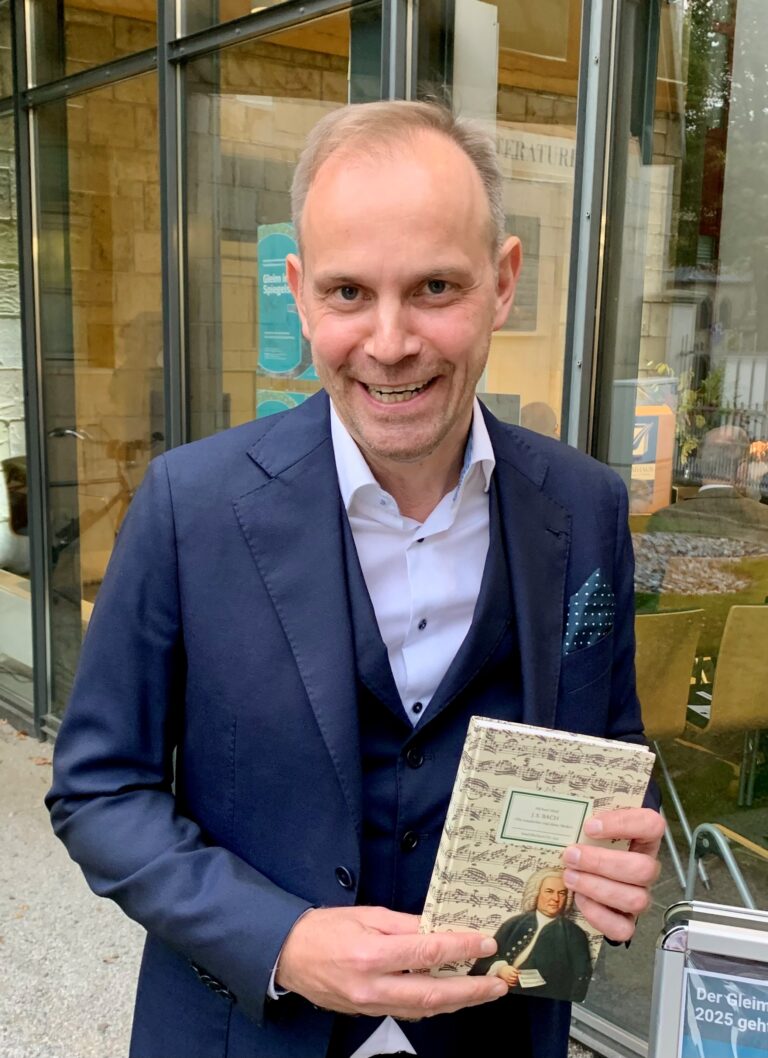 Maul mit Preisbuch