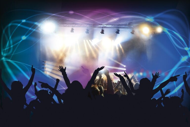 live concert 388160 1280 1