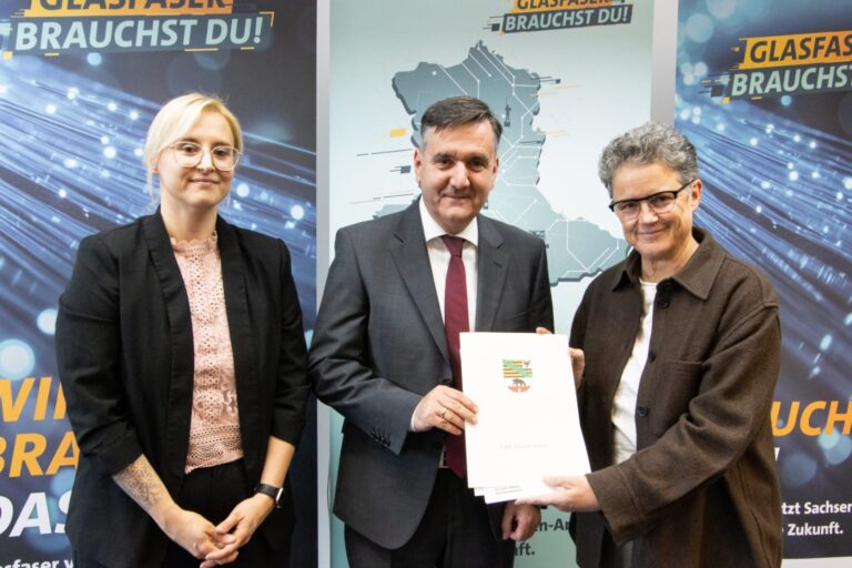 PI 2025 203 Sachsen Anhalt foerdert Glasfaserausbau im Landkreis Harz mit 236 Millionen Euro
