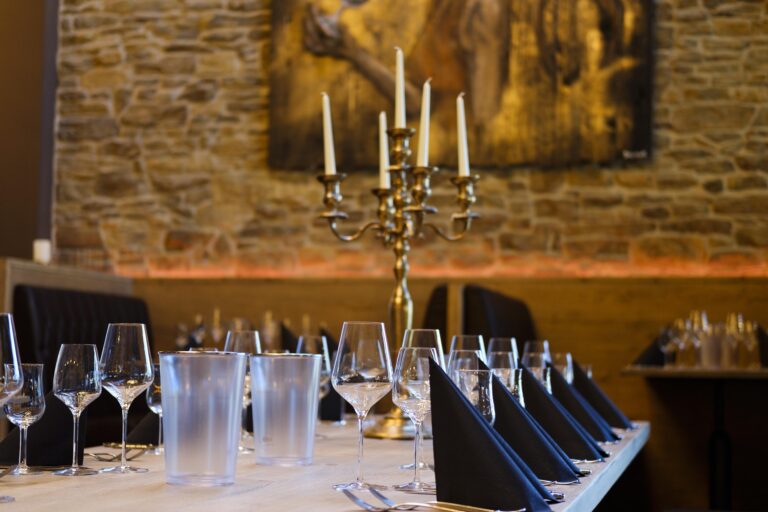 bru no restaurant 3489374 1920