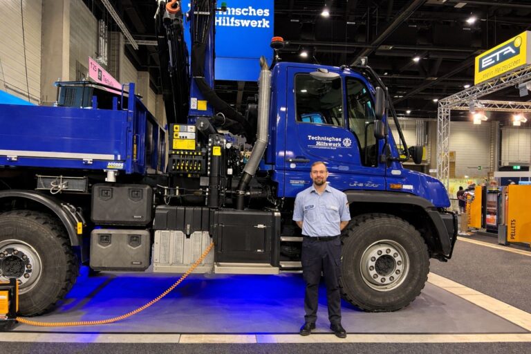 02 Steffen Lastytch i Maschinenhalle CR Kristin Lastytch THW HBS