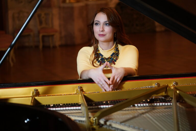 Regina Chernychko 1 Olga Yasnev