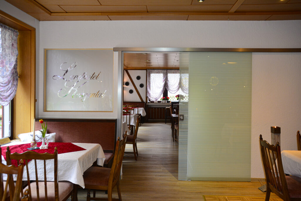 Restaurant 02 2022 002