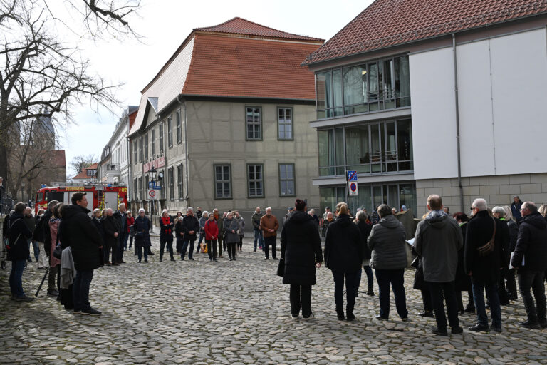DSC 4113 Holger Wegener Gedenken an den Steinen der Erinnerung 14 04 26