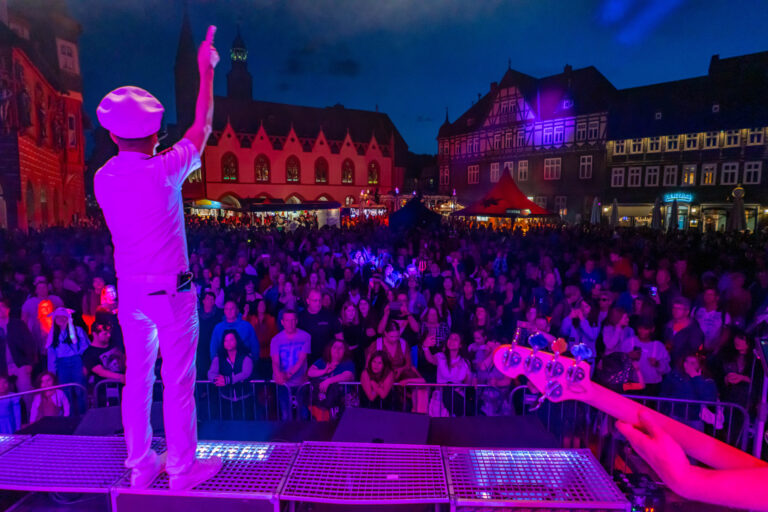Walpurgisfeier auf dem Marktplatz Quelle GOSLAR marekting gmbh Fotograf FilmPunktTon