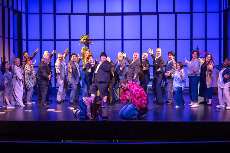 DIE ZAUBERFLOeTE Chor Foto Ray Behringer