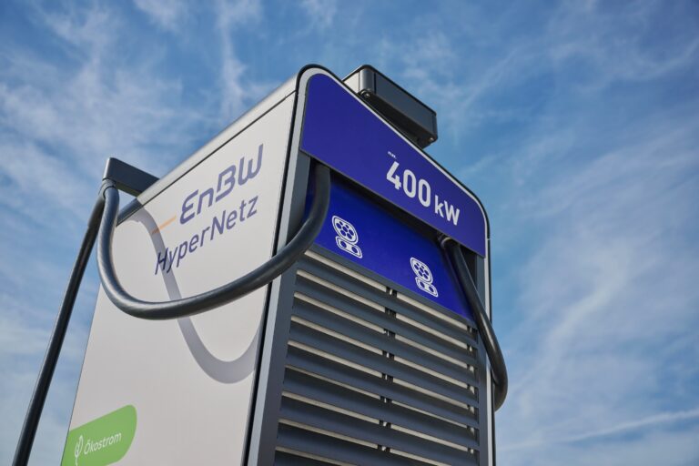 EnBW Schnellladestation mit 400 kW Ladeleistung