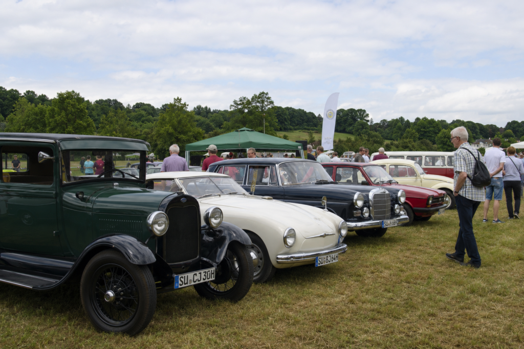 Mit dem traditionellen Sternetreffen und dem Südharz Classics Oldtimertreffen seit 1993 erwartet Besucherinnen und Besucher ab 10 Uhr in familiärer Atmosphäre ein Wochenende mit historischen Fahrzeugen voller nostalgischer Eindrücke, glänzender Karosserien und faszinierender Technik. Der Eintritt ist kostenlos.