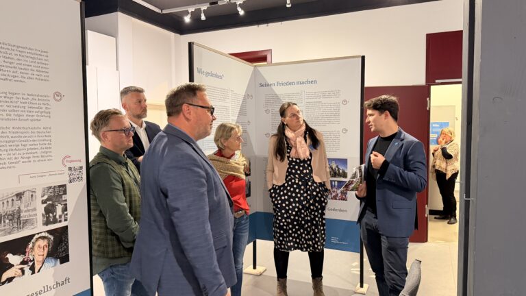 2026 10 09 friedensausstellung schraubecstadtmarketing jeannette schroeder 2